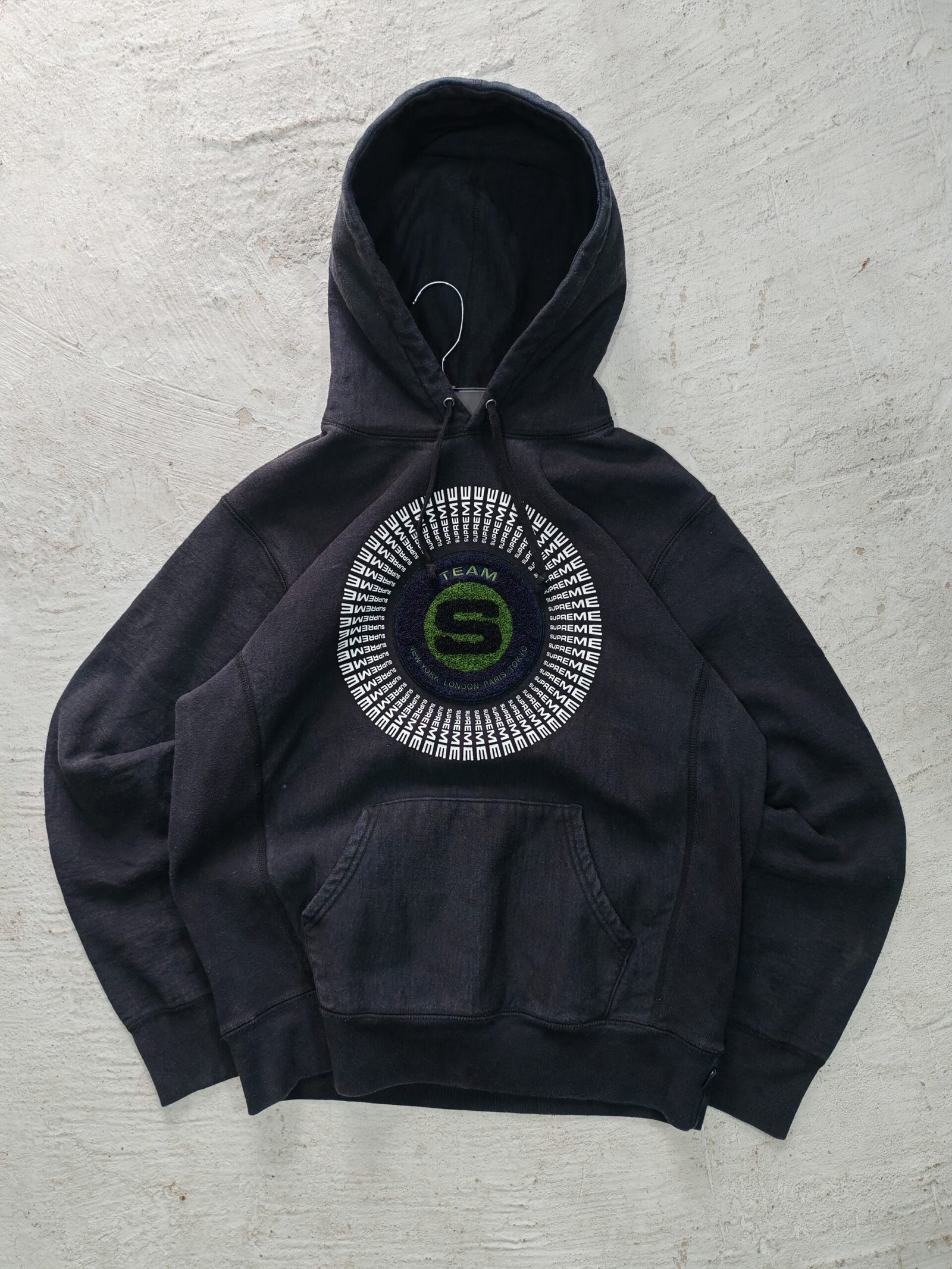 IMG_20260330_144534 HOODIE SUPREME CHENILLE FW20 TALLA L - Imagen 1
